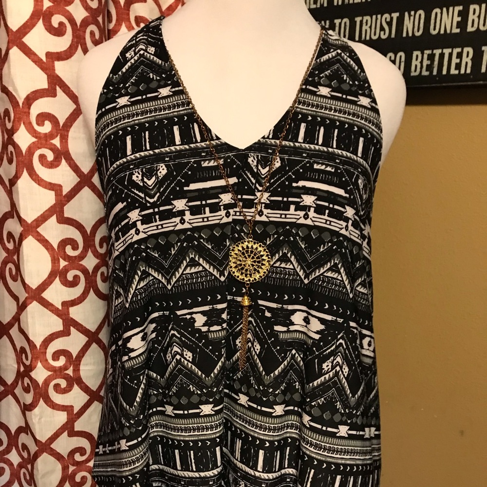 Women’s Sleeveless Blouse